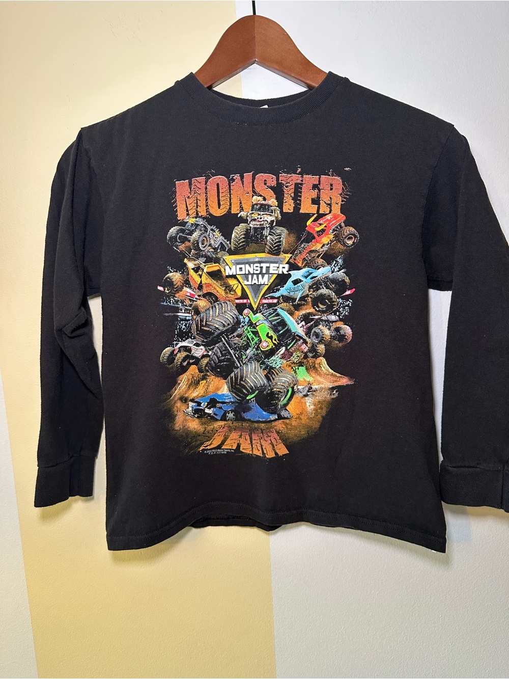 Monster Jam Long Sleeve Shirt Youth Small 2022 Grave Digger Monster Truck Black